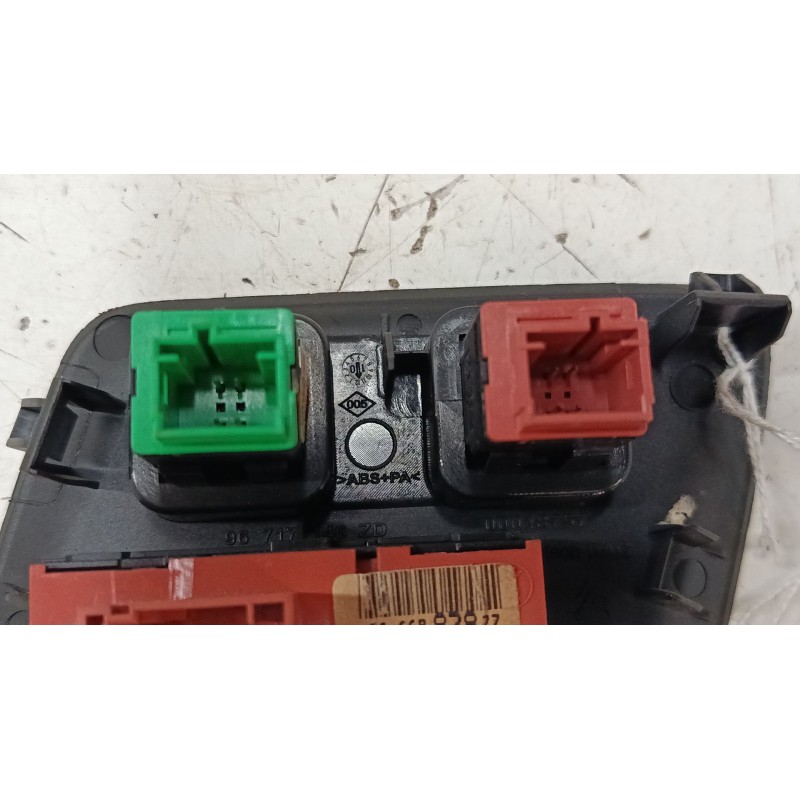 Recambio de interruptor multiple tablero para citroën c4 ii (nc_) 1.6 hdi 110 referencia OEM IAM 9666882877  