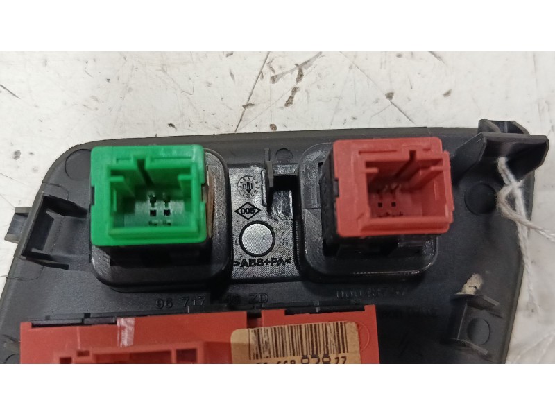 Recambio de interruptor multiple tablero para citroën c4 ii (nc_) 1.6 hdi 110 referencia OEM IAM 9666882877  