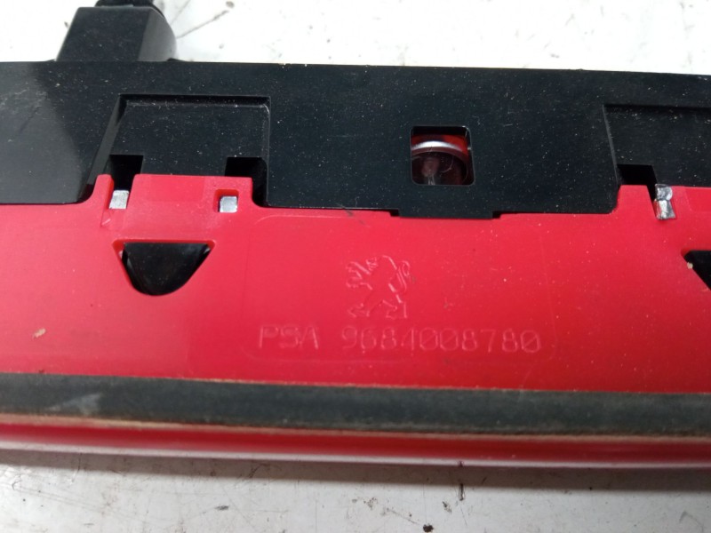 Recambio de luz central de freno para peugeot 5008 (0u_, 0e_) 1.6 hdi referencia OEM IAM   