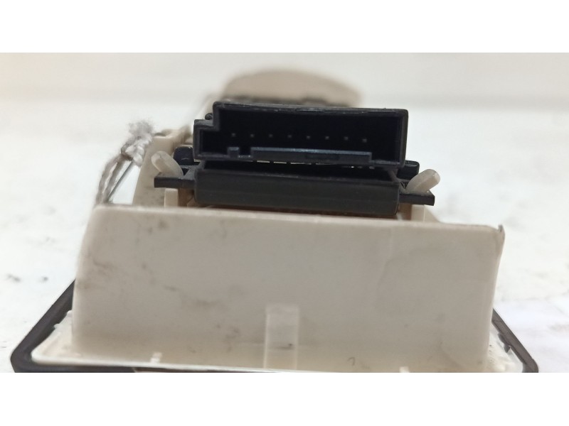 Recambio de luz interior central para bmw x3 (e83) 2.0 d referencia OEM IAM   