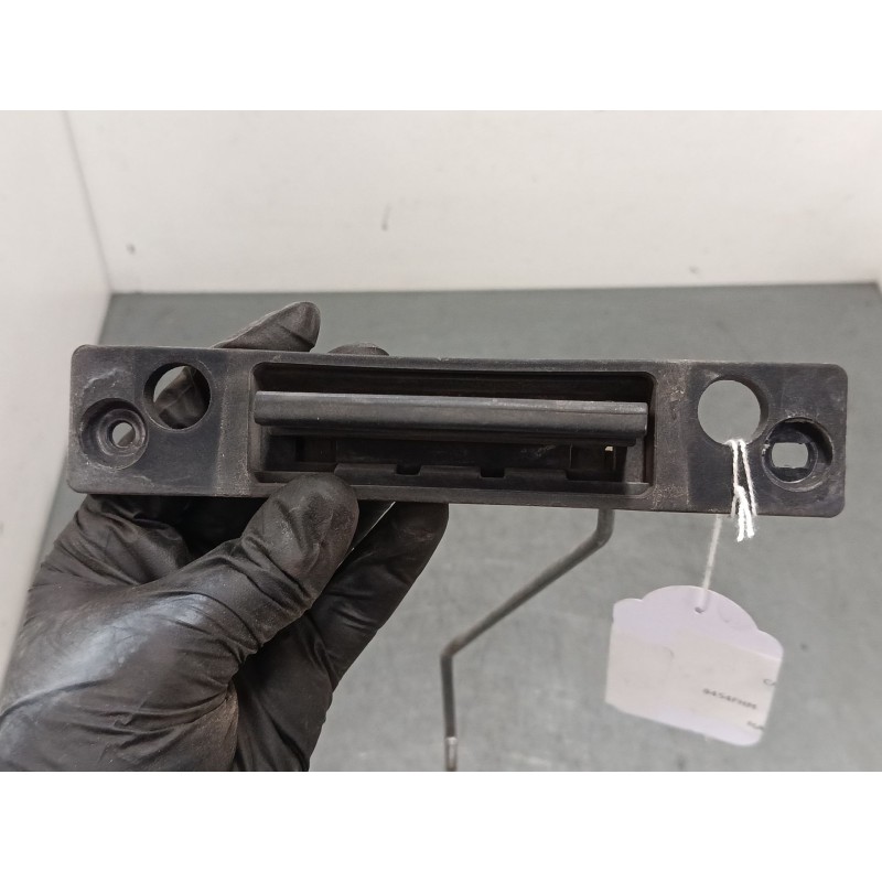 Recambio de maneta exterior porton para kia carens iii monospace (un) 2.0 crdi 140 referencia OEM IAM ok55262410  