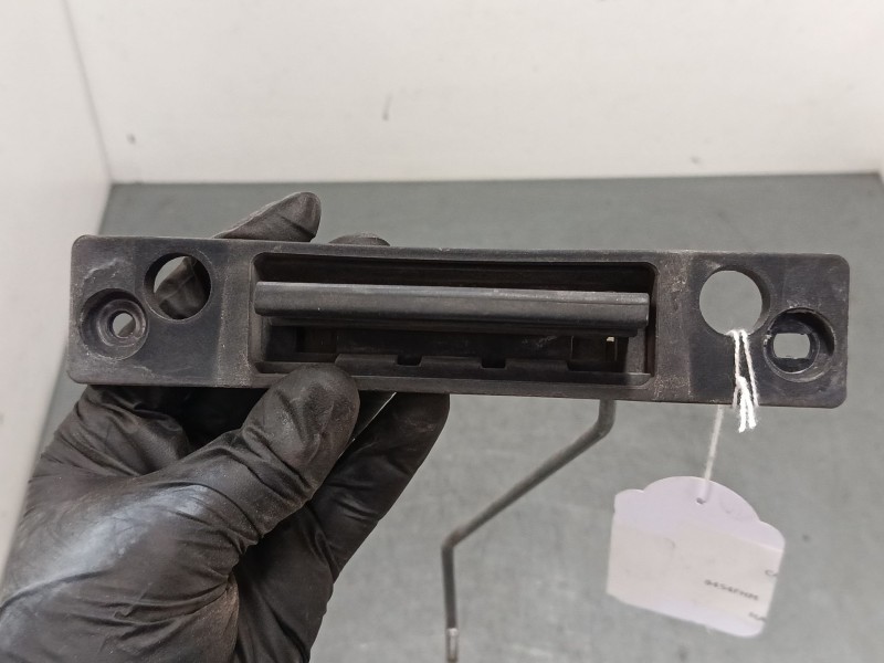 Recambio de maneta exterior porton para kia carens iii monospace (un) 2.0 crdi 140 referencia OEM IAM ok55262410  