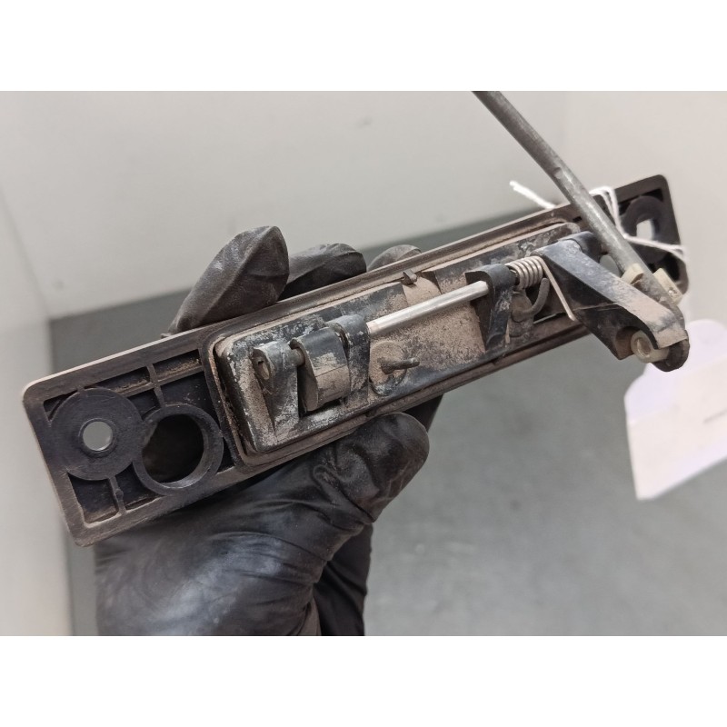 Recambio de maneta exterior porton para kia carens iii monospace (un) 2.0 crdi 140 referencia OEM IAM ok55262410  