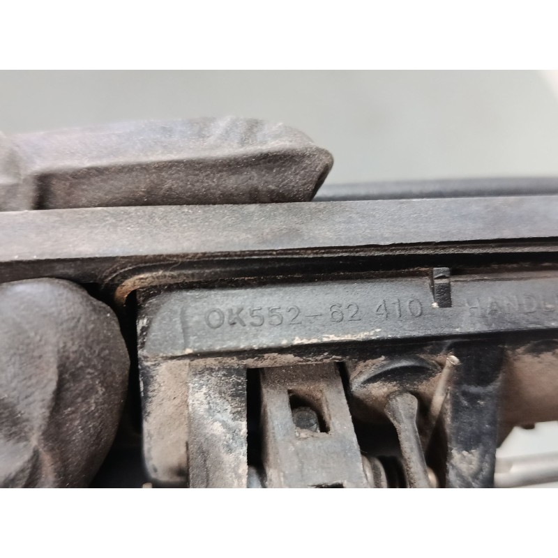 Recambio de maneta exterior porton para kia carens iii monospace (un) 2.0 crdi 140 referencia OEM IAM ok55262410  
