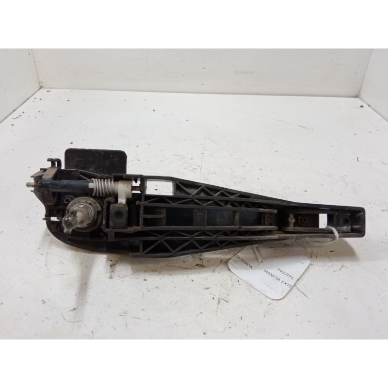 Recambio de maneta exterior puerta delantera izquierda para citroën c3 i (fc_, fn_) 1.4 i referencia OEM IAM   