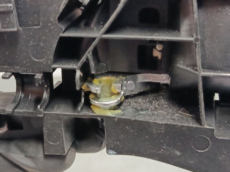 Recambio de maneta interior puerta trasera derecha para citroën c4 picasso ii 1.6 hdi 90 referencia OEM IAM 9800099680  