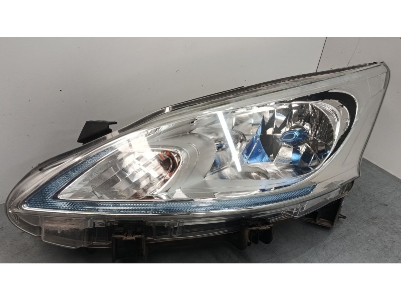 Recambio de faro izquierdo para nissan nv200 furgoneta e-nv (me0n) referencia OEM IAM 260604FA0A  