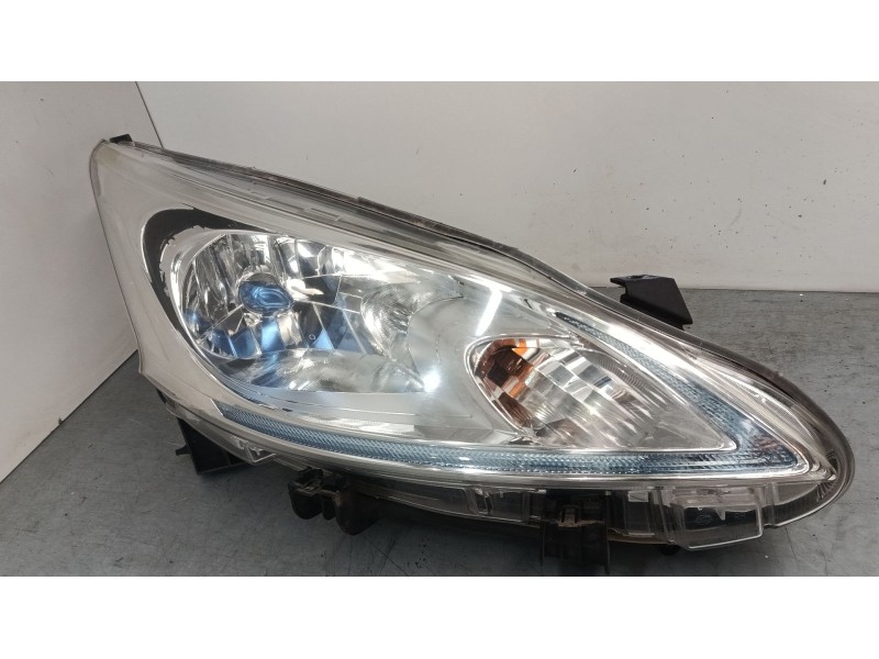 Recambio de faro derecho para nissan nv200 furgoneta e-nv (me0n) referencia OEM IAM 260104FA0A  