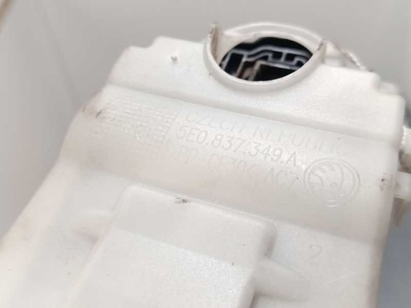 Recambio de maneta exterior puerta trasera izquierda para skoda fabia iii (nj3) 1.0 referencia OEM IAM   