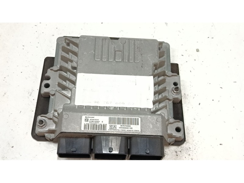 Recambio de centralita motor uce para citroën c4 ii (nc_) 1.6 hdi 110 referencia OEM IAM 9676760880  