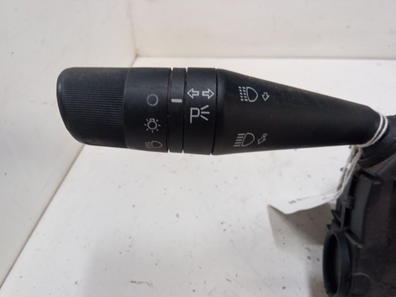Recambio de mando luces para fiat qubo (225_) 1.3 d multijet (225cxb1a, 225axb1a, 225cxb11, 225axb11,... referencia OEM IAM 0735
