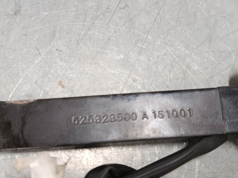 Recambio de anclaje cinturon delantero izquierdo para nissan leaf (ze0) electric referencia OEM IAM   