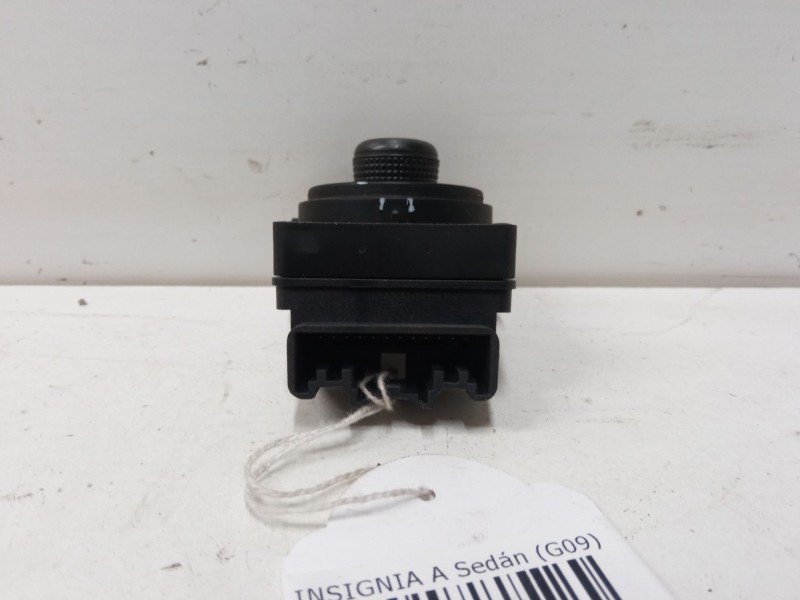 Recambio de mando retrovisor para opel insignia a sedán (g09) 2.0 cdti (69) referencia OEM IAM 13271831  