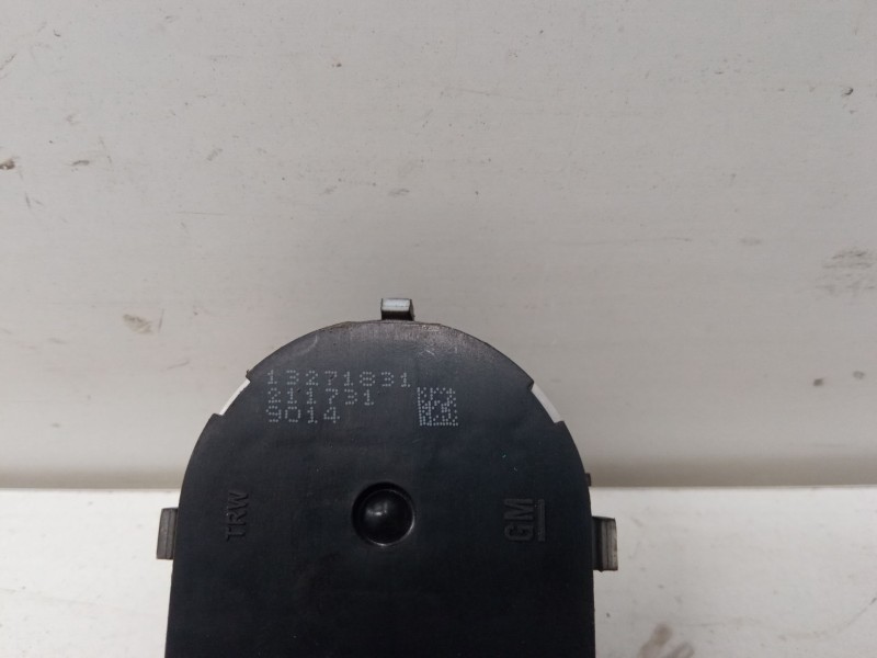 Recambio de mando retrovisor para opel insignia a sedán (g09) 2.0 cdti (69) referencia OEM IAM 13271831  