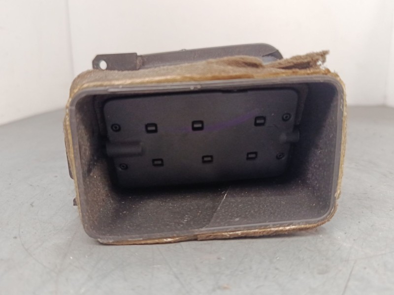 Recambio de aireador central derecho para nissan nv200 furgoneta e-nv (me0n) referencia OEM IAM VP68750-4FA0A  