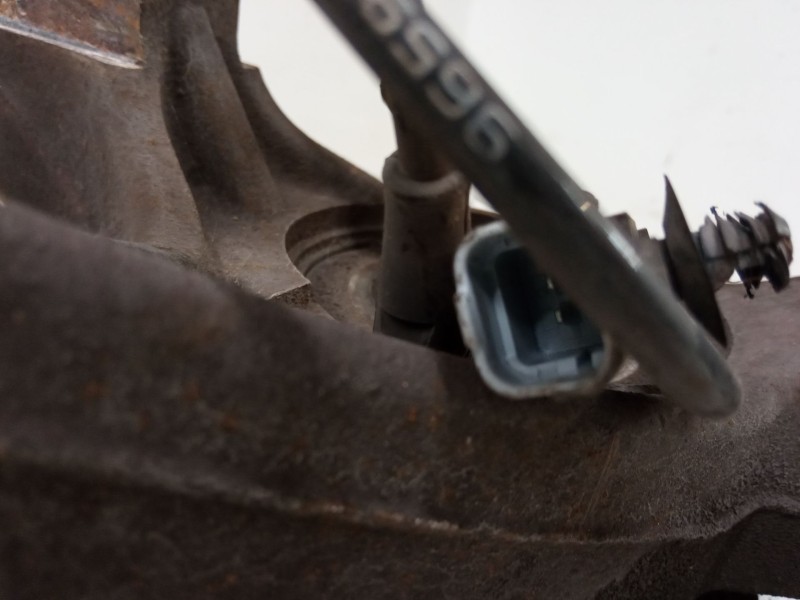 Recambio de mangueta delantera izquierda para peugeot 5008 (0u_, 0e_) 1.6 hdi referencia OEM IAM   