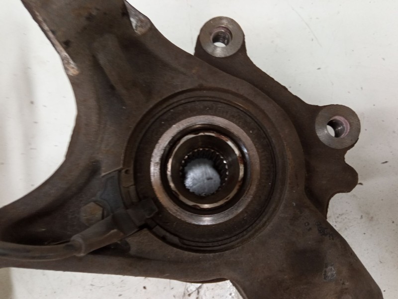 Recambio de mangueta delantera izquierda para peugeot 5008 (0u_, 0e_) 1.6 hdi referencia OEM IAM   