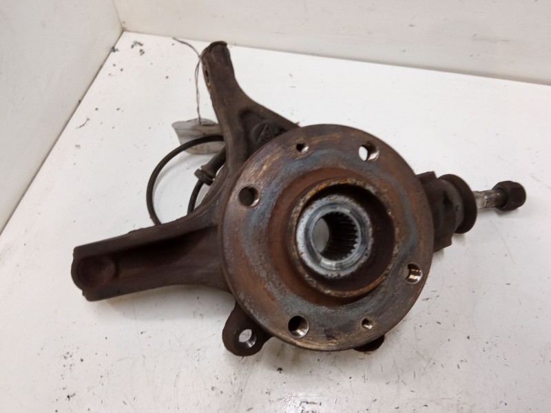 Recambio de mangueta delantera izquierda para peugeot 5008 (0u_, 0e_) 1.6 hdi referencia OEM IAM   