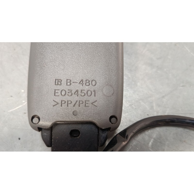 Recambio de anclaje cinturon delantero derecho para toyota prius liftback (_w2_) 1.5 hybrid (nhw20_) referencia OEM IAM   