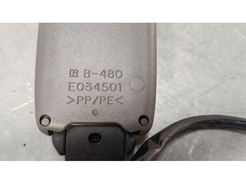 Recambio de anclaje cinturon delantero derecho para toyota prius liftback (_w2_) 1.5 hybrid (nhw20_) referencia OEM IAM   