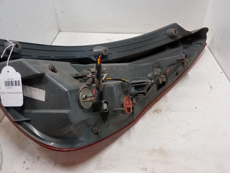 Recambio de piloto trasero izquierdo para hyundai i30 (fd) 1.6 crdi referencia OEM IAM 92401-2R100 924012R100 