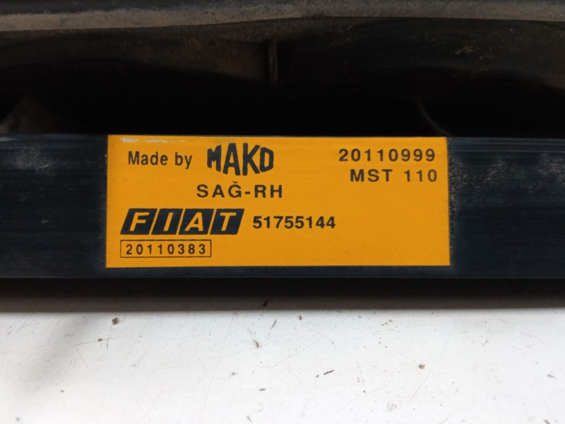 Recambio de piloto trasero derecho para fiat doblo monospace (119_, 223_) 1.3 jtd referencia OEM IAM 51755144  