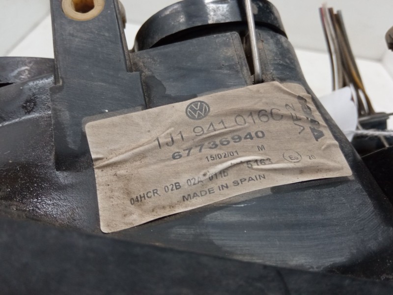 Recambio de faro derecho para volkswagen golf iv cabriolet (1e7) 2.0 referencia OEM IAM 1J1941016C  