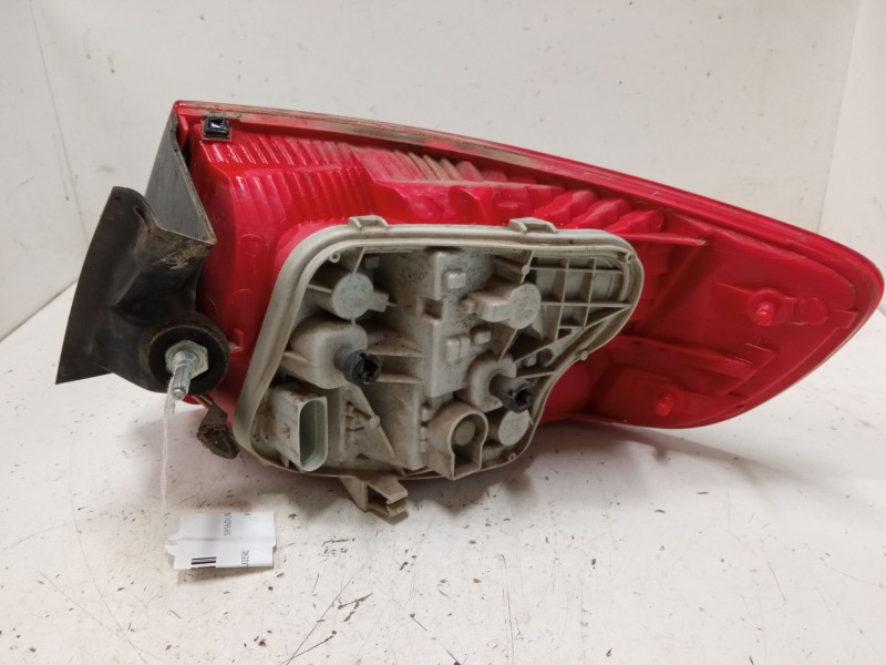Recambio de piloto trasero izquierdo para audi a3 (8p1) 1.6 fsi referencia OEM IAM 8P4945095  