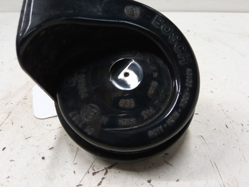 Recambio de claxon para nissan micra iii (k12) 1.4 16v referencia OEM IAM   