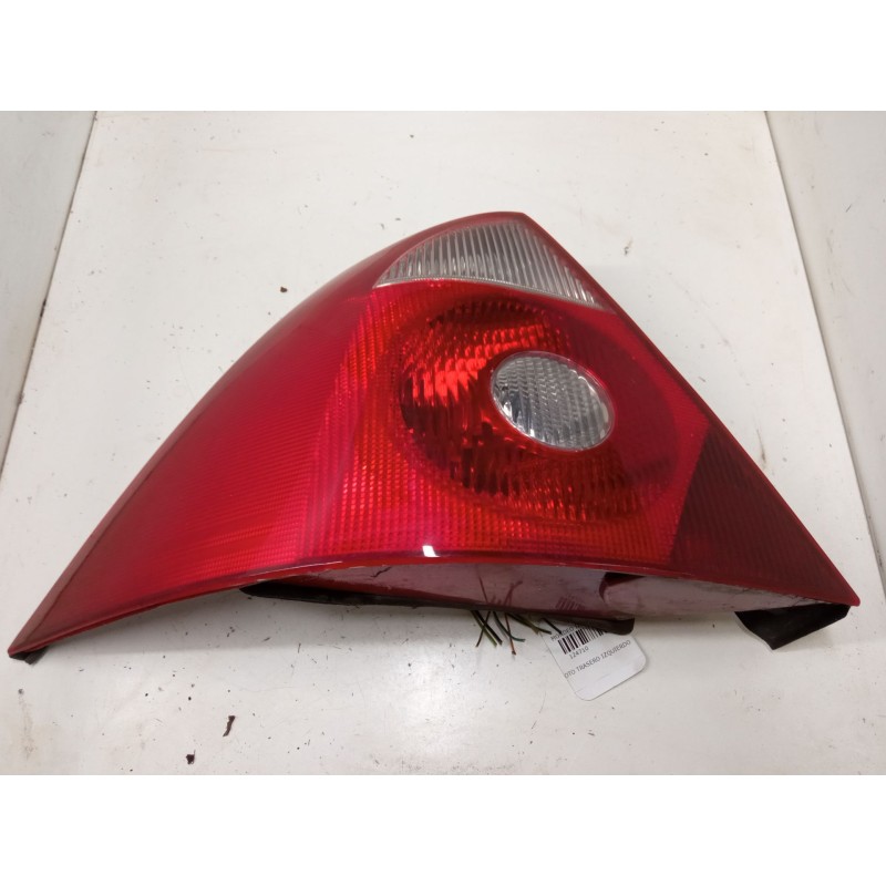 Recambio de piloto trasero izquierdo para ford mondeo iii (b5y) 2.0 16v tddi / tdci referencia OEM IAM 1371861  