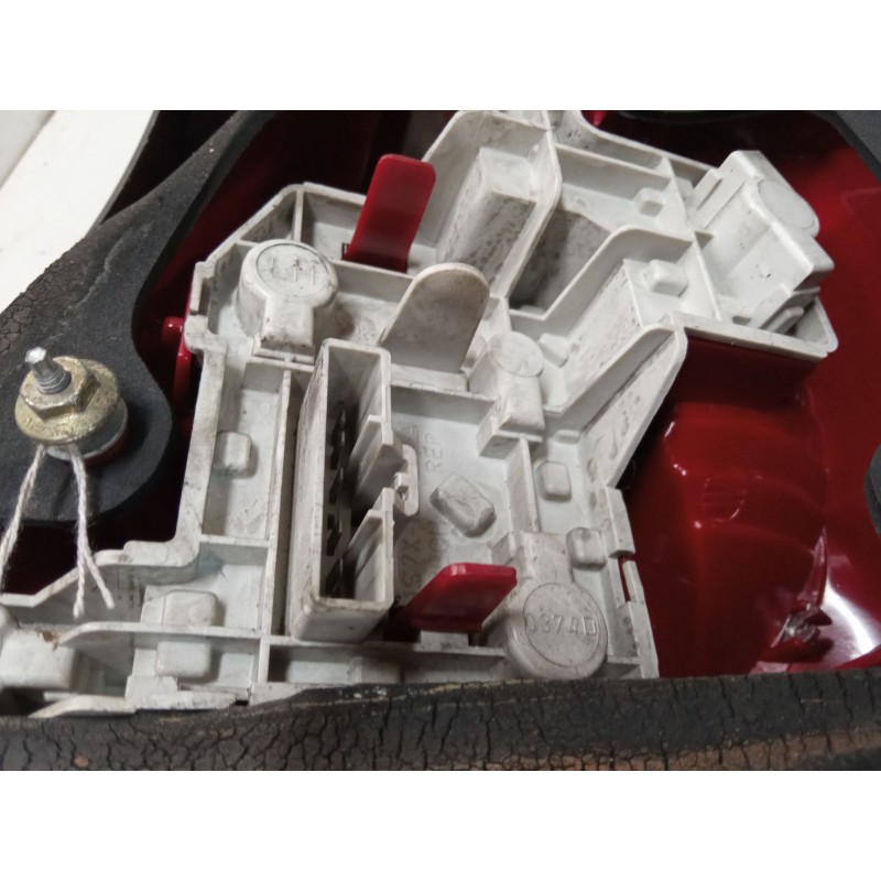 Recambio de piloto trasero izquierdo para ford mondeo iii (b5y) 2.0 16v tddi / tdci referencia OEM IAM 1371861  