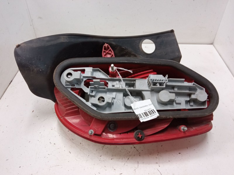 Recambio de piloto trasero derecho para renault modus / grand modus (f/jp0_) 1.5 dci (fp0f, jp0f) referencia OEM IAM 8200655990 