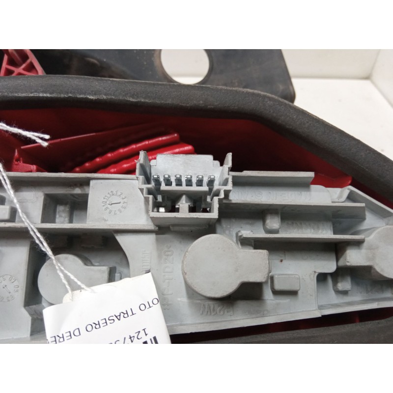 Recambio de piloto trasero derecho para renault modus / grand modus (f/jp0_) 1.5 dci (fp0f, jp0f) referencia OEM IAM 8200655990 
