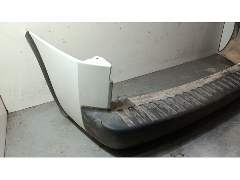Recambio de paragolpes trasero para opel combo tour 1.3 cdti 16v referencia OEM IAM   