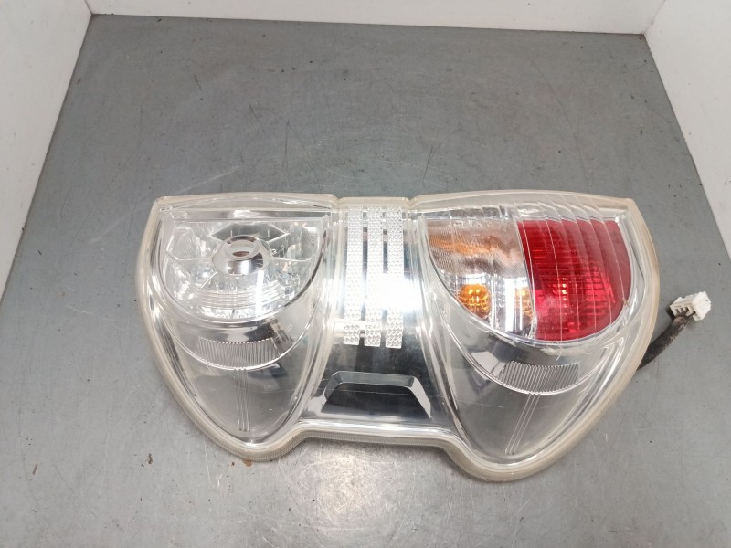 Recambio de piloto trasero izquierdo para nissan nv200 furgoneta e-nv (me0n) referencia OEM IAM 18810401 265554FA0A 