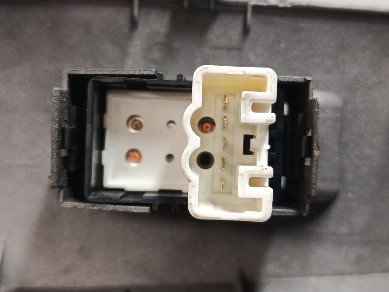 Recambio de mando elevalunas trasero derecho para toyota prius liftback (_w2_) 1.5 hybrid (nhw20_) referencia OEM IAM 7427147050