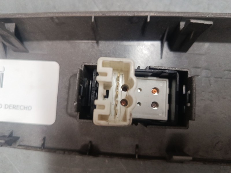 Recambio de mando elevalunas delantero derecho para toyota prius liftback (_w2_) 1.5 hybrid (nhw20_) referencia OEM IAM 74231470
