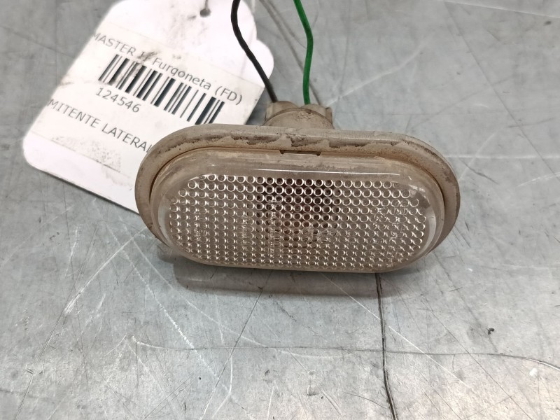 Recambio de intermitente lateral izquierdo para renault master ii furgoneta (fd) 2.5 dci referencia OEM IAM 7700847333  