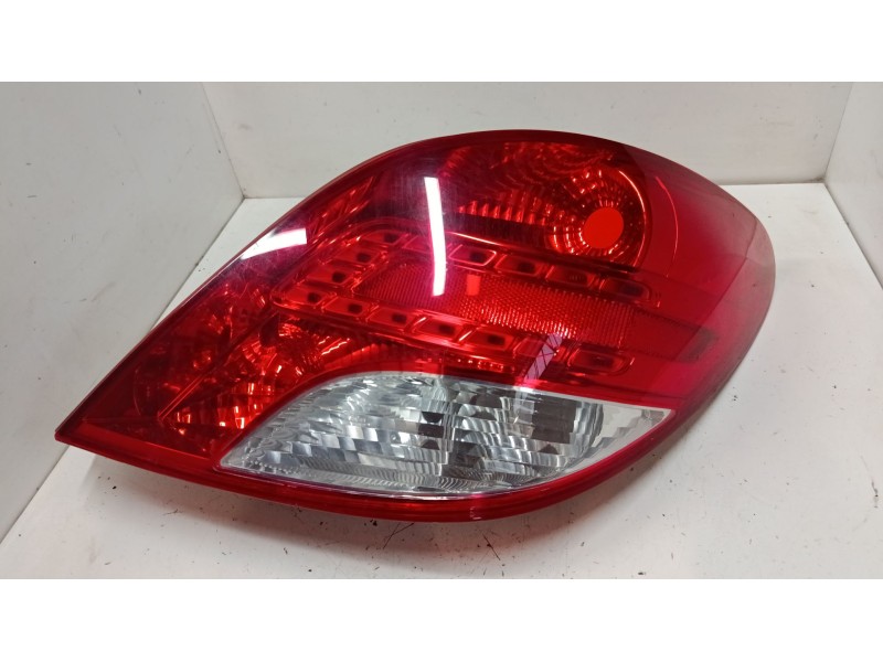 Recambio de piloto trasero derecho para peugeot 207/207+ (wa_, wc_) 1.4 hdi referencia OEM IAM   