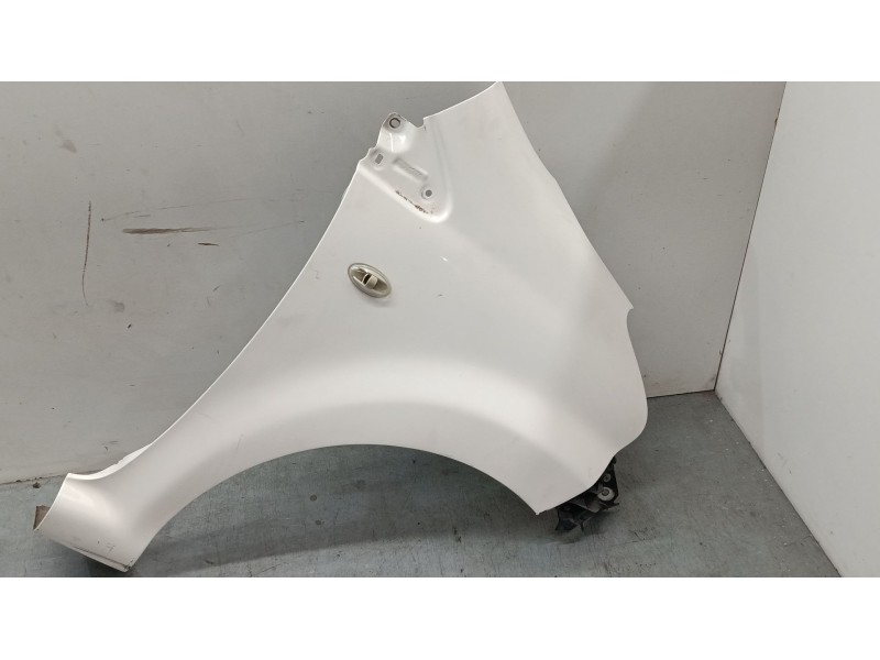 Recambio de aleta delantera derecha para toyota aygo (_b1_) 1.0 (kgb10_) referencia OEM IAM 538110H010  