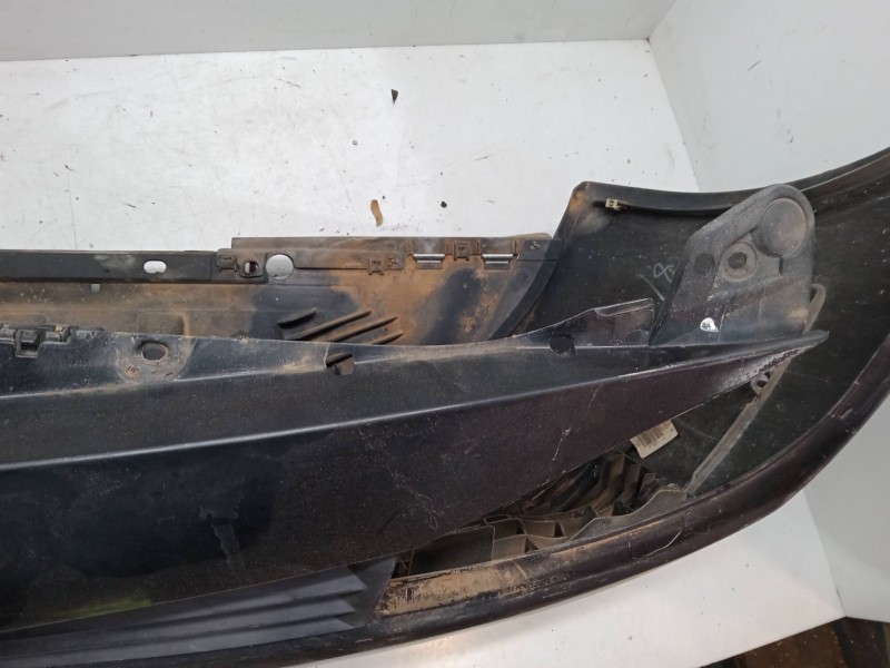 Recambio de paragolpes delantero para renault megane ii (bm0/1_, cm0/1_) 1.6 16v (bm0c, cm0c) referencia OEM IAM   