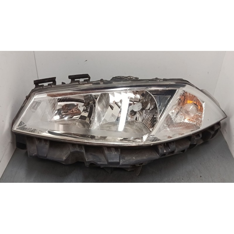 Recambio de faro izquierdo para renault megane ii (bm0/1_, cm0/1_) 2.0 16v (bm0u, cm0u) referencia OEM IAM 8200476428  