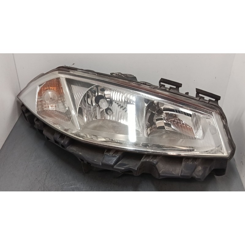 Recambio de faro derecho para renault megane ii (bm0/1_, cm0/1_) 2.0 16v (bm0u, cm0u) referencia OEM IAM 8200476431  