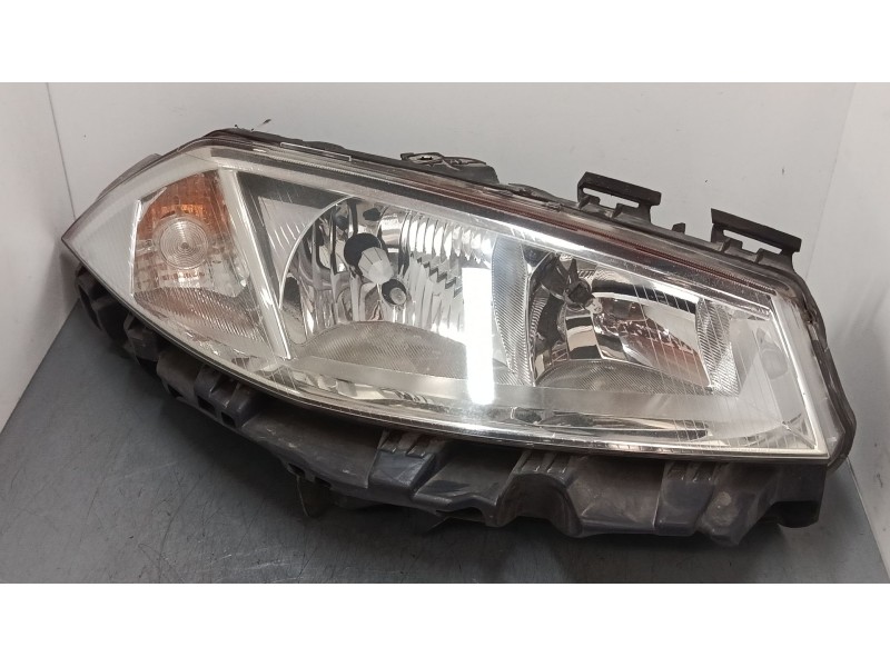 Recambio de faro derecho para renault megane ii (bm0/1_, cm0/1_) 2.0 16v (bm0u, cm0u) referencia OEM IAM 8200476431  