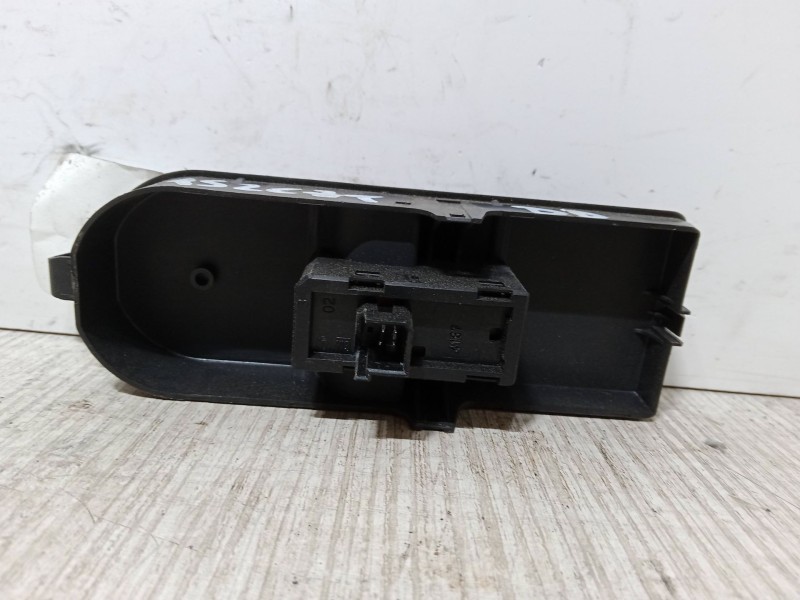 Recambio de mando elevalunas delantero derecho para opel astra h (a04) 1.4 (l48) referencia OEM IAM   