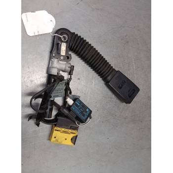 ANCLAJE CINTURON DELANTERO DERECHO 8257788R 