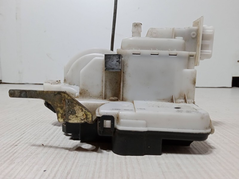 Recambio de cerradura puerta delantera derecha para seat ibiza ii (6k1) 1.4 i referencia OEM IAM 6K483701  