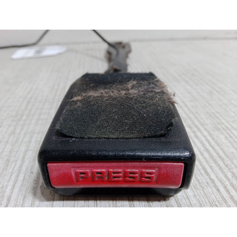 Recambio de anclaje cinturon delantero izquierdo para peugeot 407 (6d_) 2.0 hdi 135 (6drhrh, 6drhre, 6drhrg, 6drhrj) referencia 