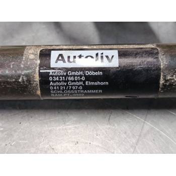 ANCLAJE CINTURON DELANTERO DERECHO 8257788R 