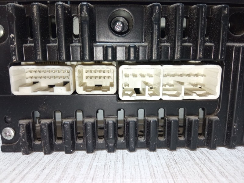 Recambio de radio cd para toyota auris (_e15_) 2.0 d-4d (ade150_) referencia OEM IAM 86120-02520  
